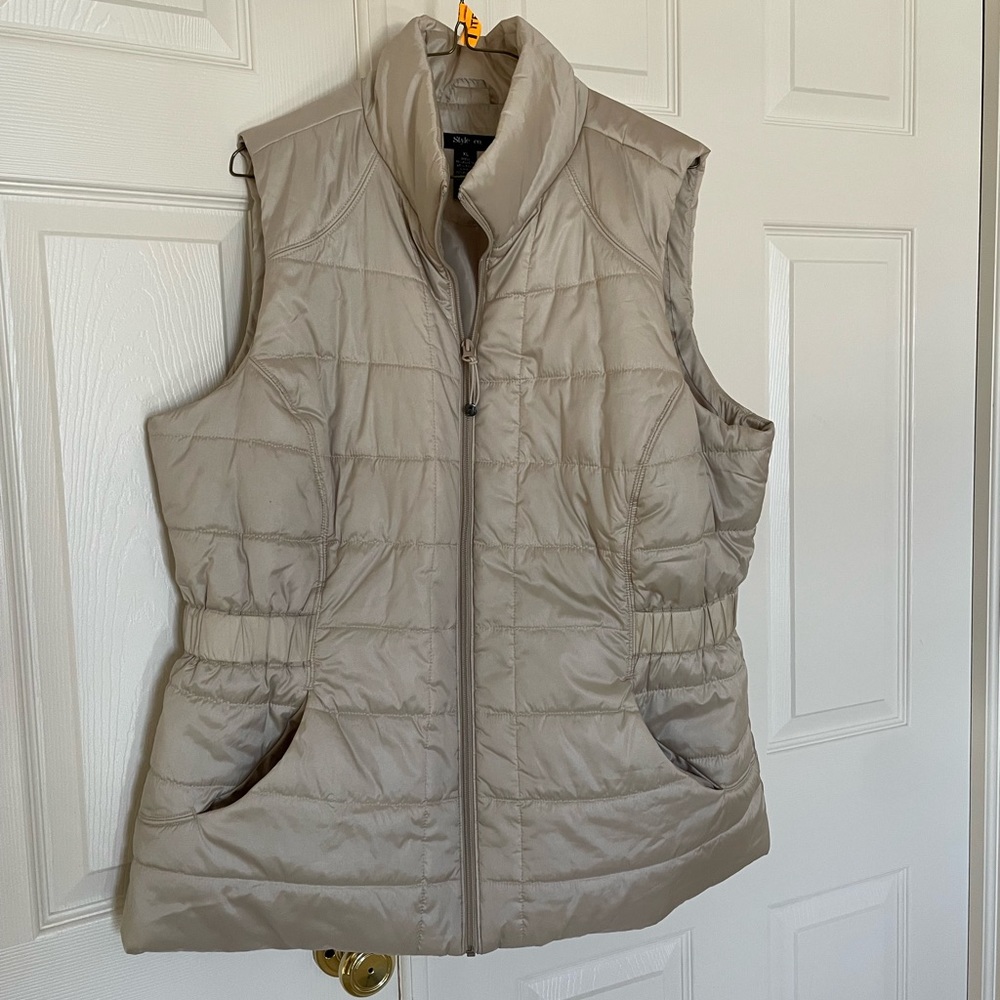 Women’s lightweight vest